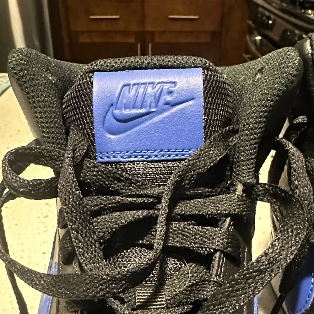 Nike Black and Blue Sneakers - Picture 5 of 10